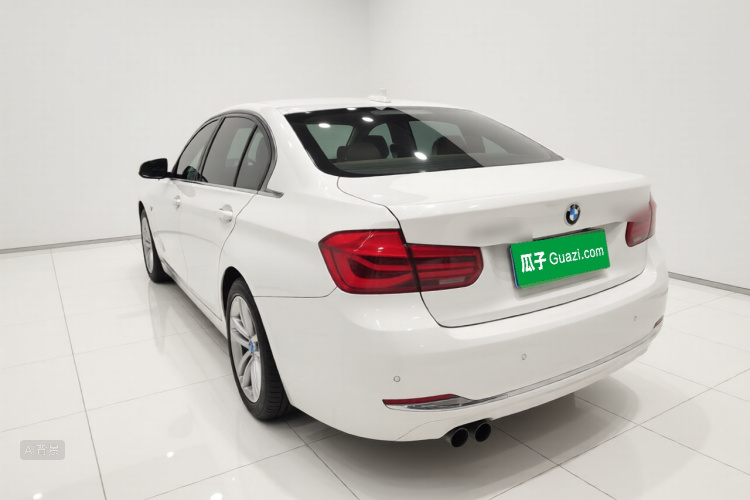 BMW 3 Series 2017 #5 BMW 3 Series 2017 car image #5