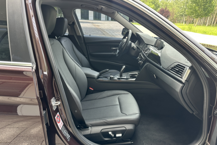 BMW 3 Series 2017 #18 BMW 3 Series 2017 car image #18