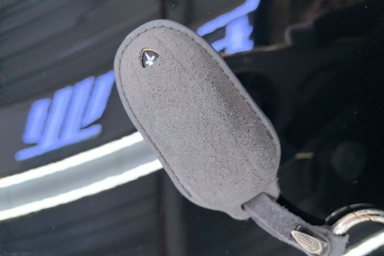 Tesla Model 3 2020 car image #12