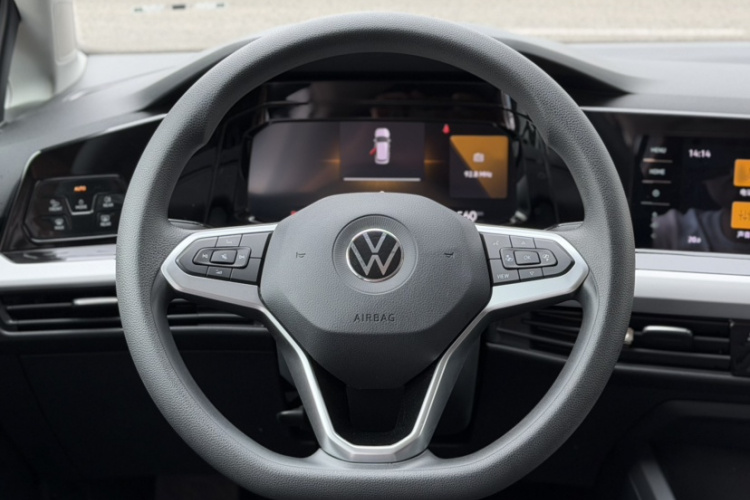 Volkswagen Golf 2021 car image #15