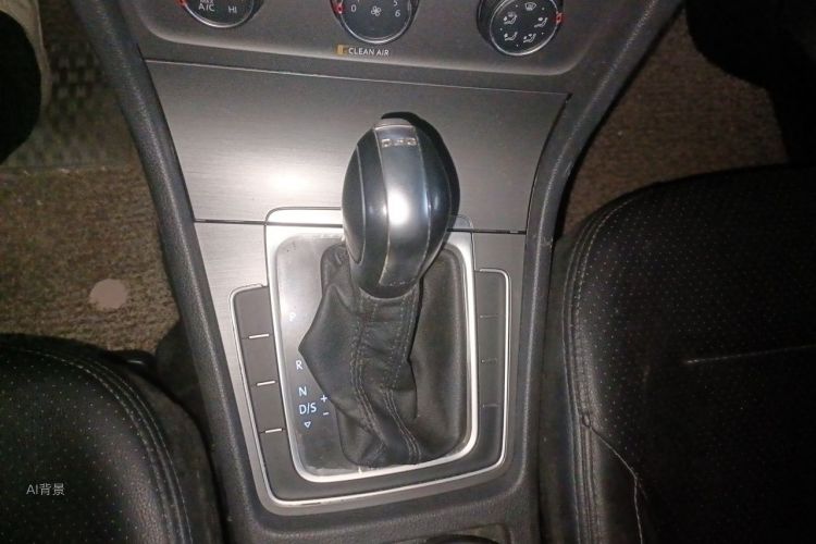 Volkswagen Golf 2016 car image #16