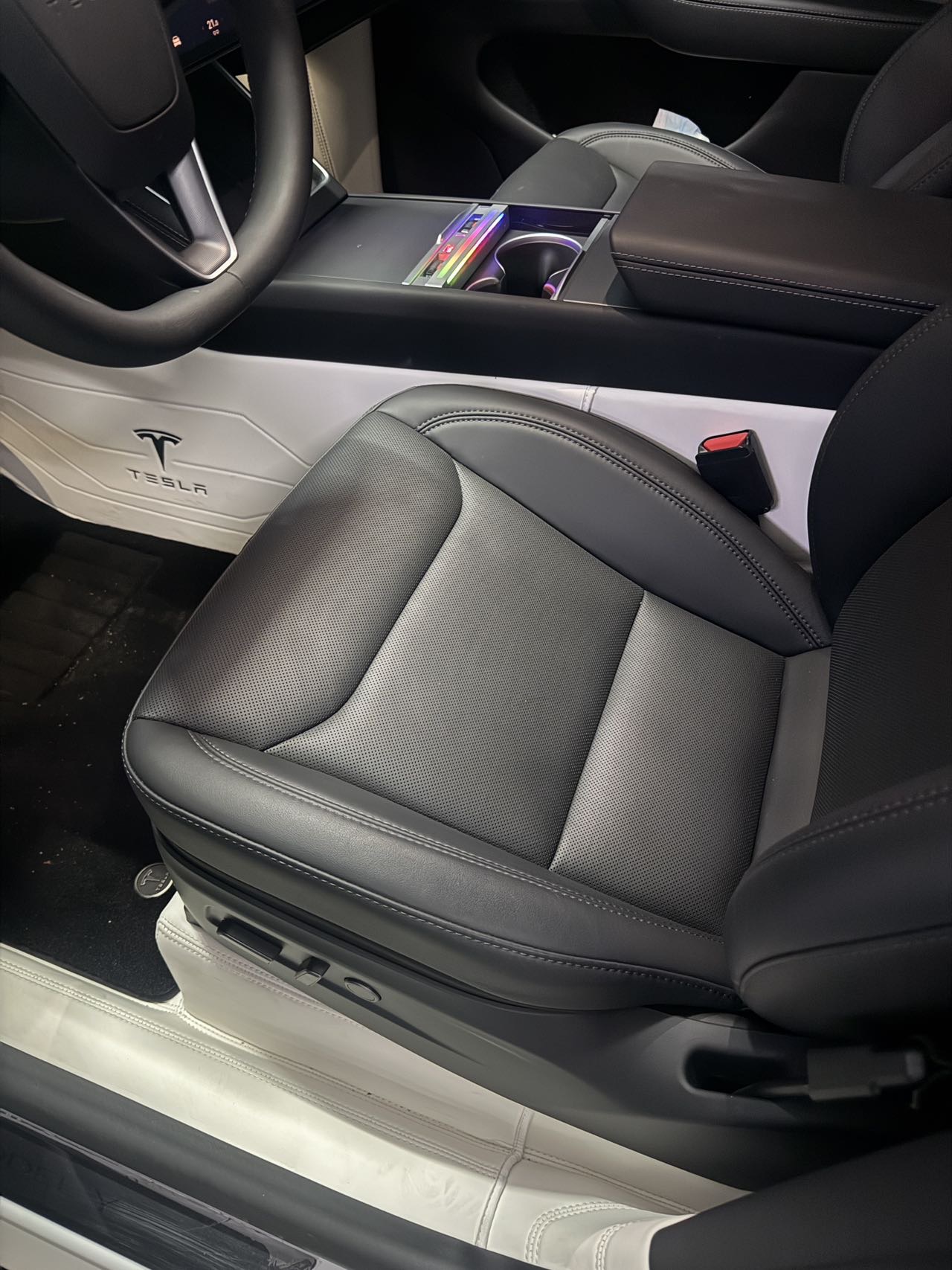 Tesla Model Y 2026 #2 Tesla Model Y 2026 imagen de coche #2