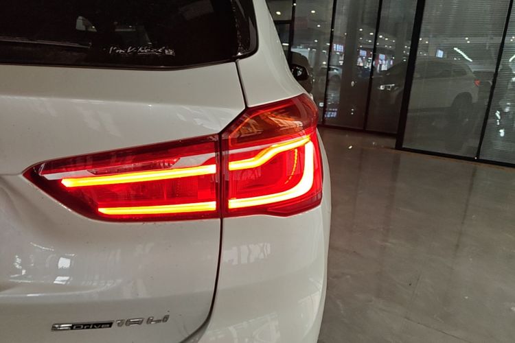 BMW X1 2019 car image #8