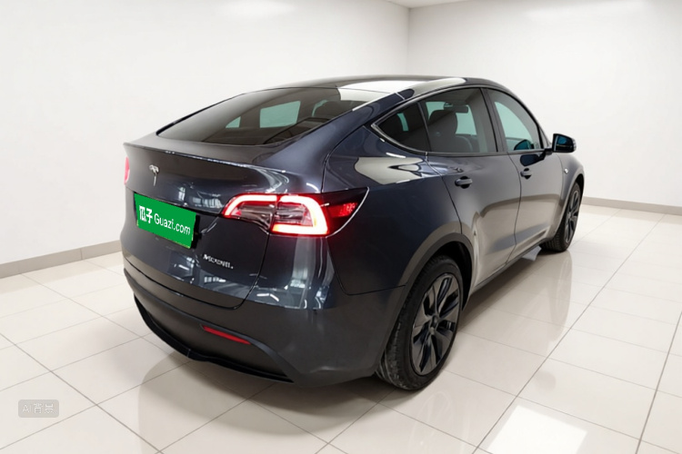 Tesla Model Y 2024 #7 Tesla Model Y 2024 immagine di auto #7