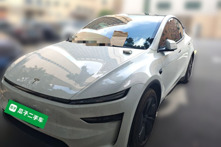 Tesla Model Y 2025 #2 Tesla Model Y 2025 car image #2