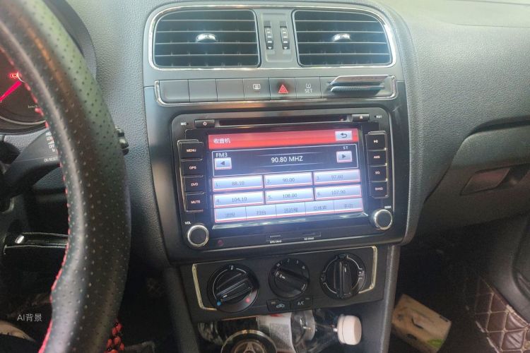 Volkswagen Polo 2015 car image #15