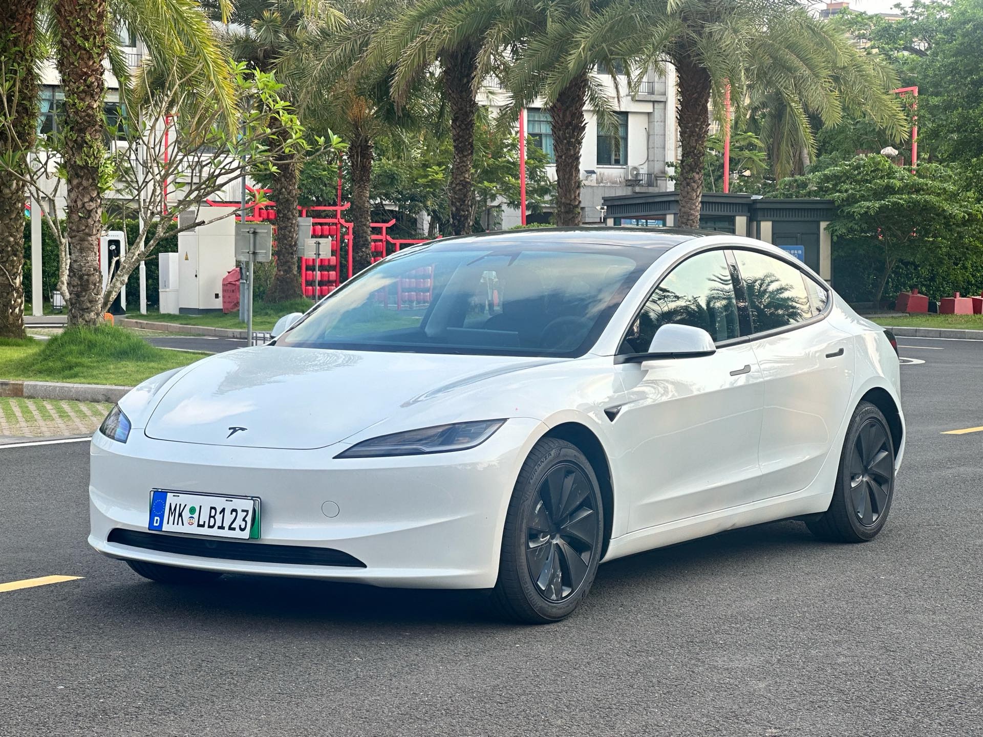 Tesla Model 3 2025 car image 