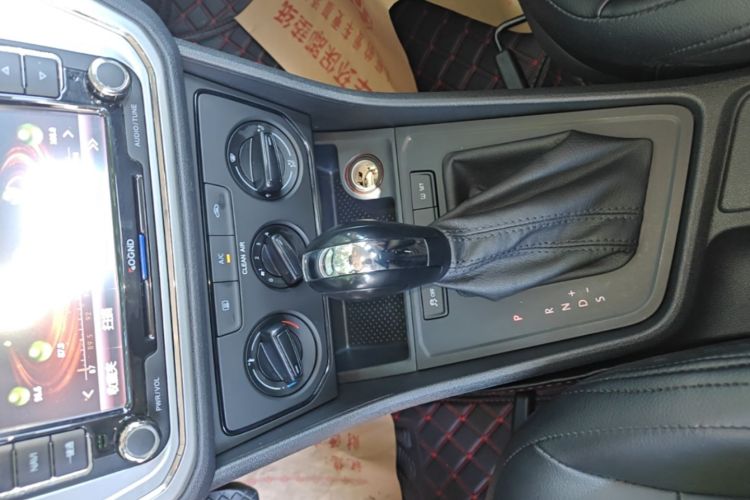 Volkswagen Lavida 2015 car image #14