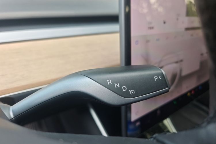 Tesla Model 3 2020 car image #14
