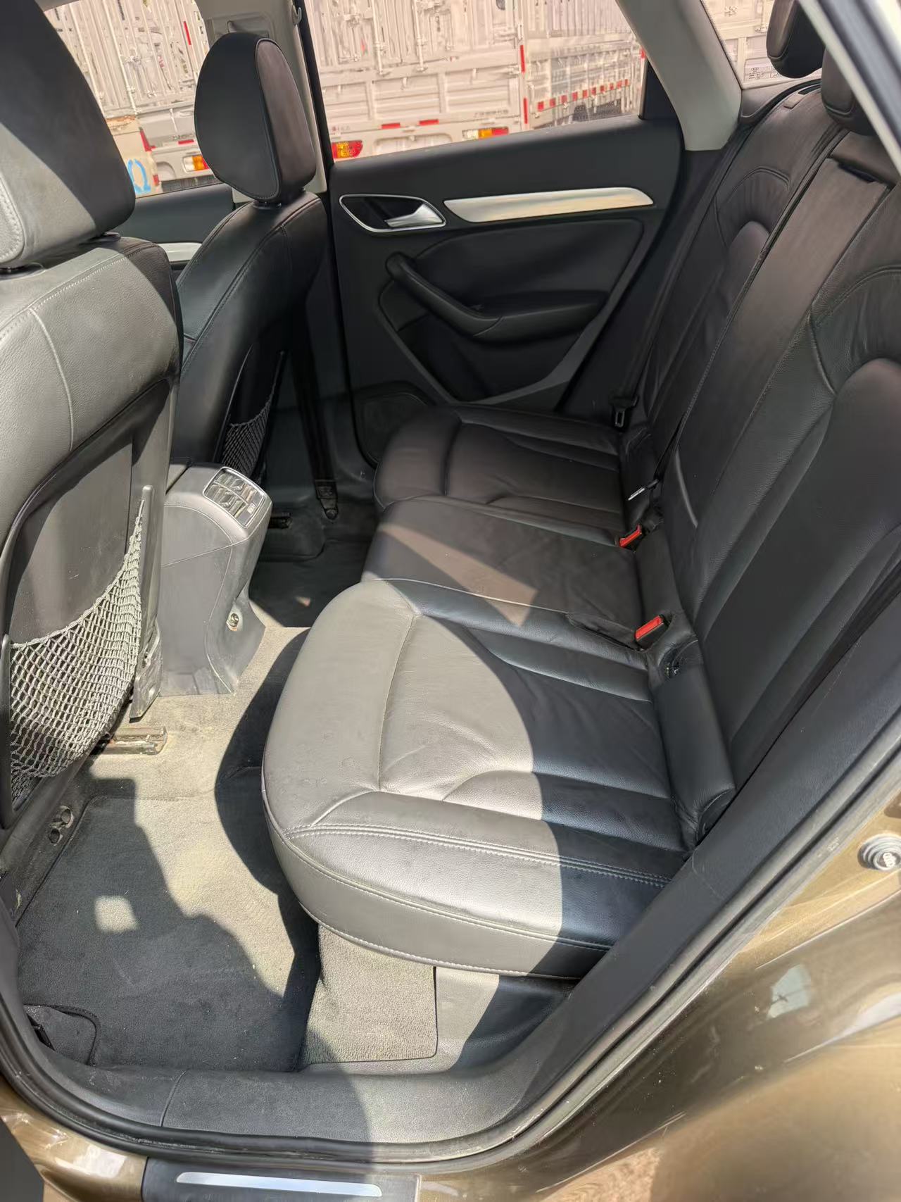 Audi Q3 2013 car image #8