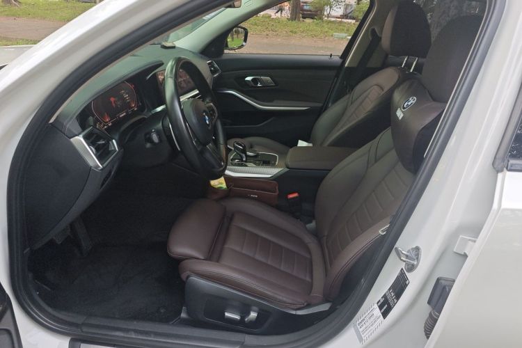 BMW 3 Series 2019 #28 BMW 3 Series 2019 car image #28
