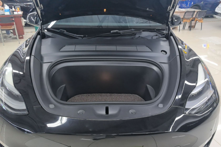 Tesla Model Y 2021 #20 Tesla Model Y 2021 car image #20
