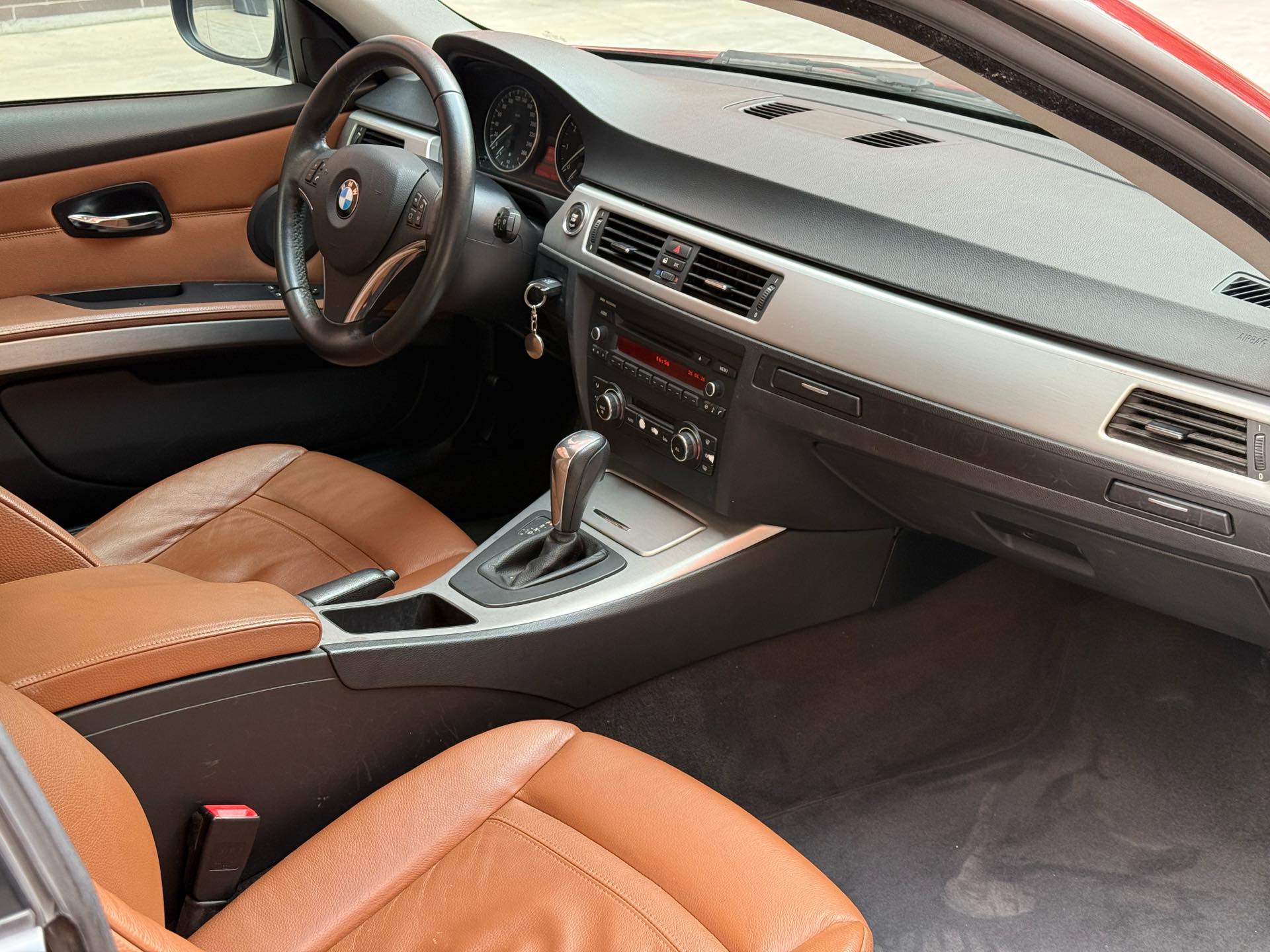 BMW 3 Series (Imported) 2011 изображение автомобиля #12
