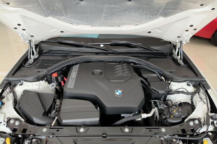 BMW 3 Series 2024 car image #20