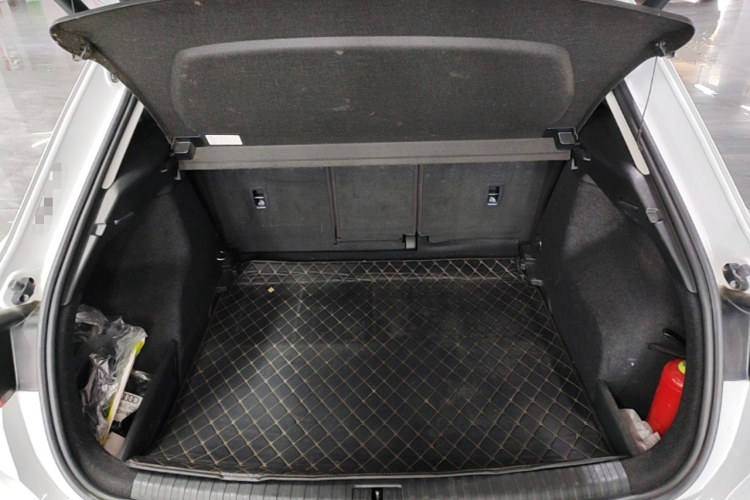 Audi Q3 2021 car image #19