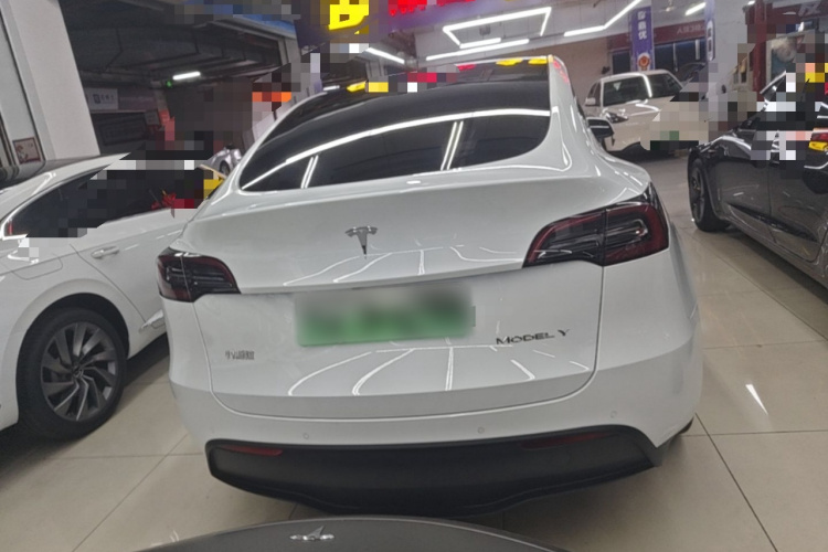 Tesla Model Y 2022 #6 Tesla Model Y 2022 car image #6