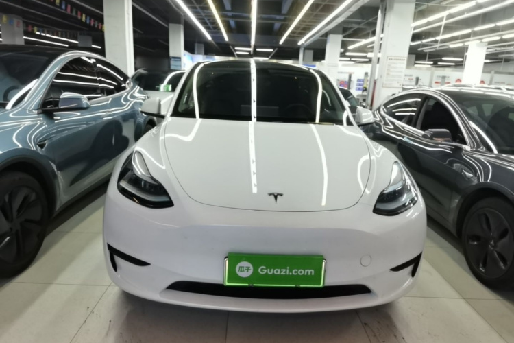 Tesla Model Y 2024 #3 Tesla Model Y 2024 car image #3
