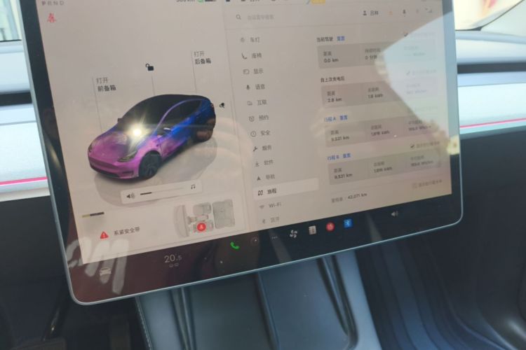 Tesla Model Y 2023 #13 Tesla Model Y 2023 car image #13