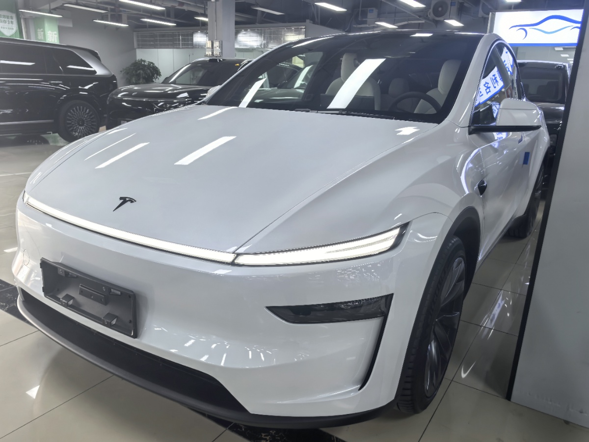 Tesla Model Y 2026 изображение автомобиля 