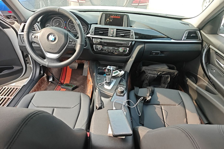 BMW 3 Series 2017 car image #10