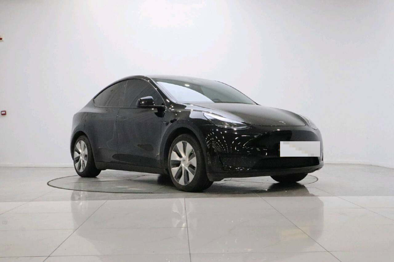 Tesla Model Y 2023 car image #5
