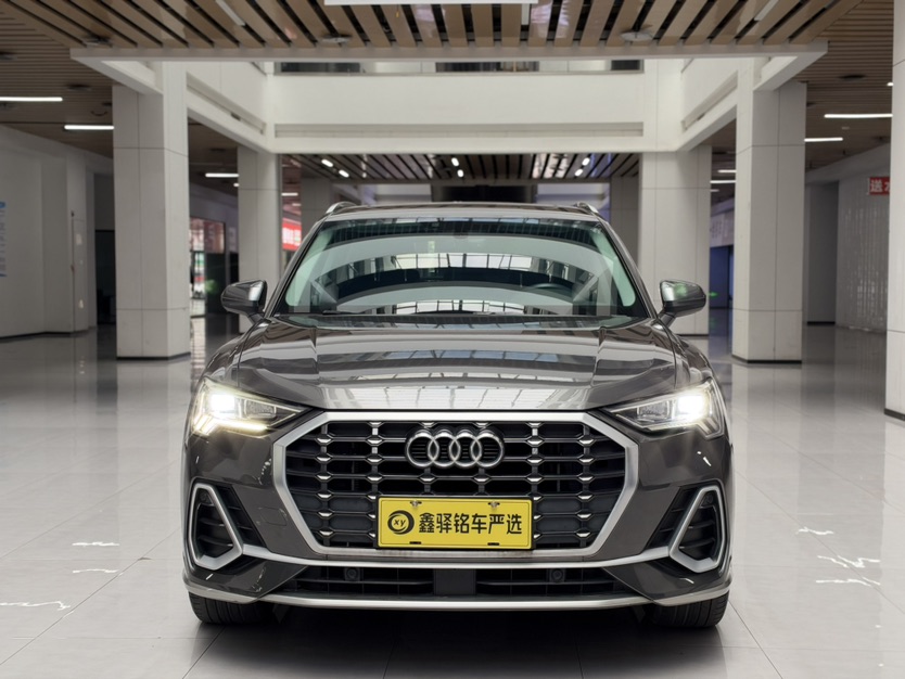 Audi Q3 2021 car image #2
