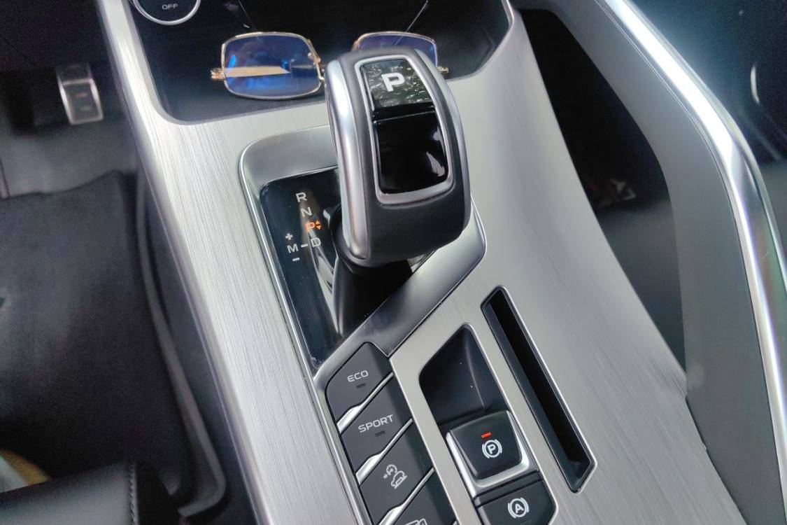 GEELY Coolray 2019 #29 GEELY Coolray 2019 car image #29