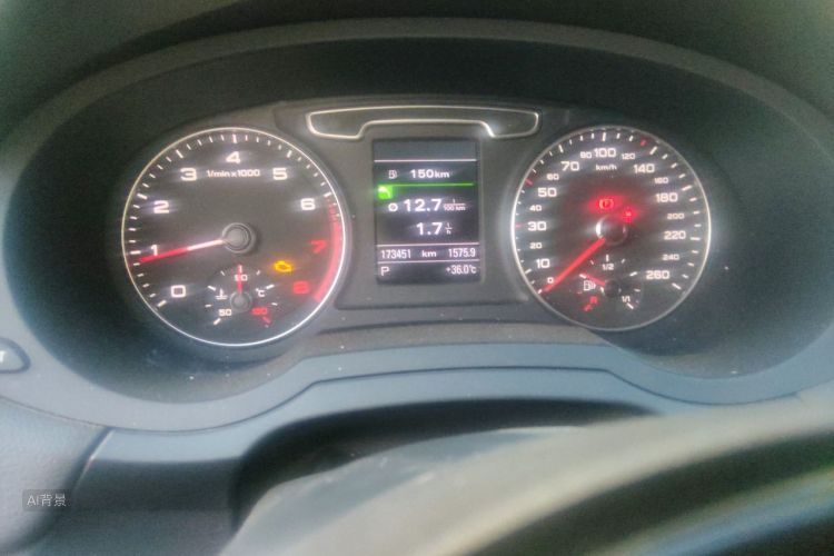 Audi Q3 2014 car image #14