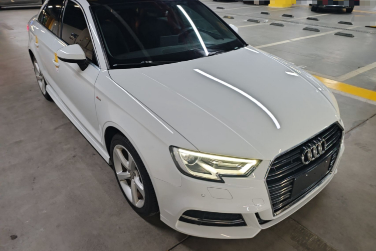 2018 car image #4