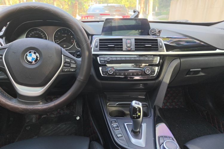BMW 3 Series GT 2019 imagem de carro #12