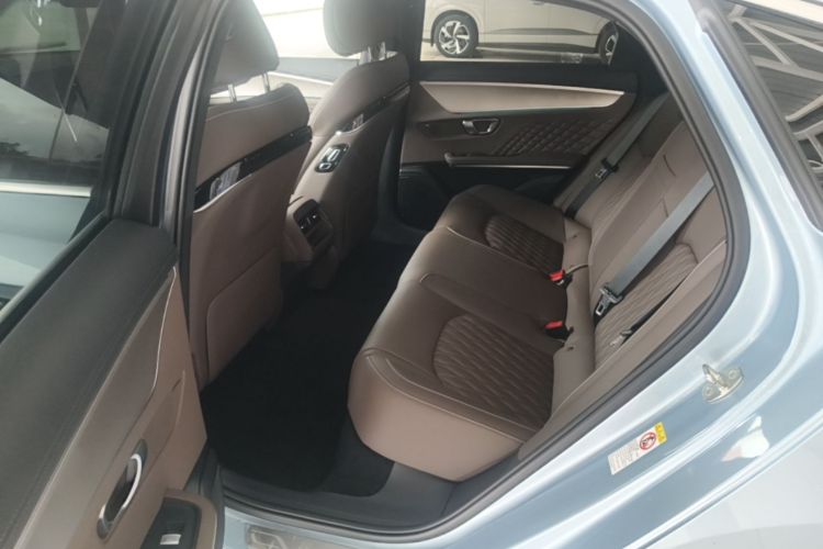 BYD Han 2023 car image #17