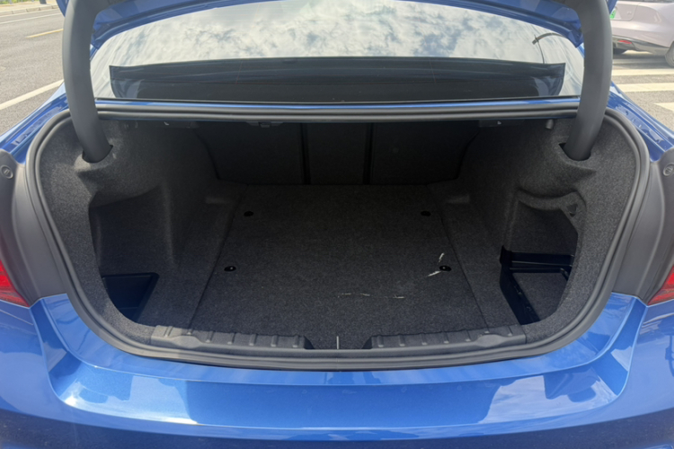 BMW 3 Series 2017 صورة سيارة #20