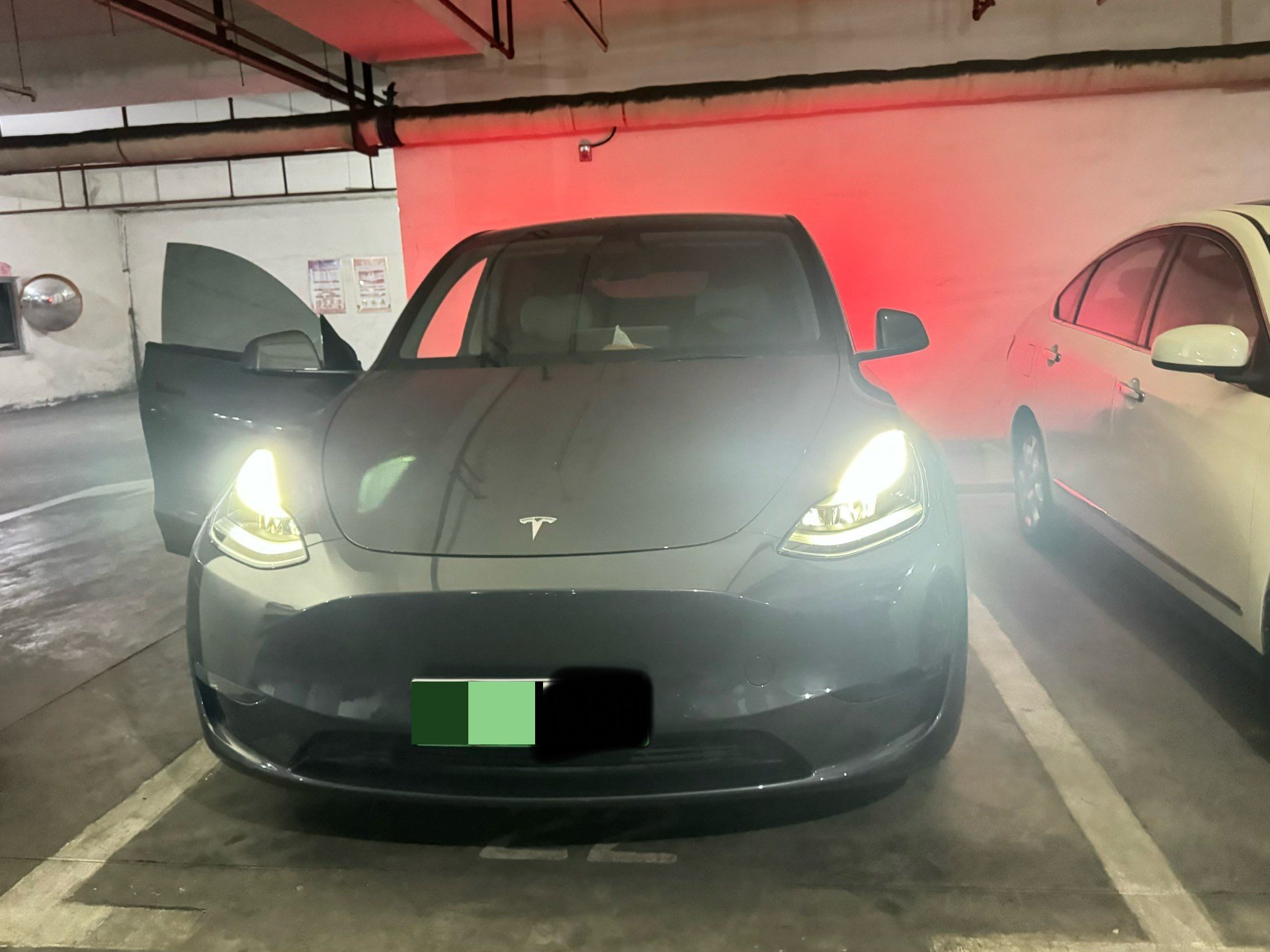 Tesla Model Y 2021 #2 Tesla Model Y 2021 صورة سيارة #2