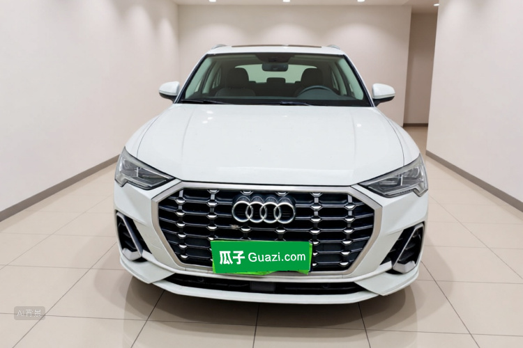 Audi Q3 2021 car image #3