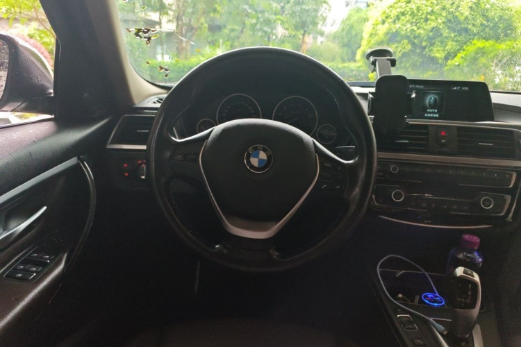 BMW 3 Series 2018 #16 BMW 3 Series 2018 car image #16