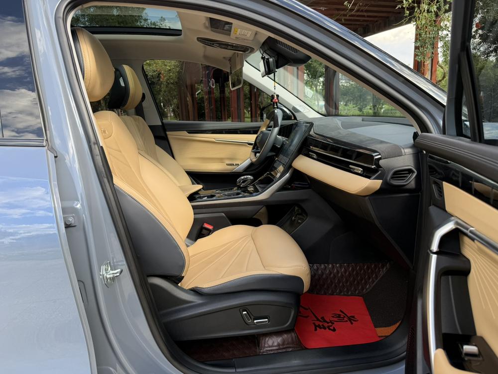 GEELY Boyue L 2023 car image #16