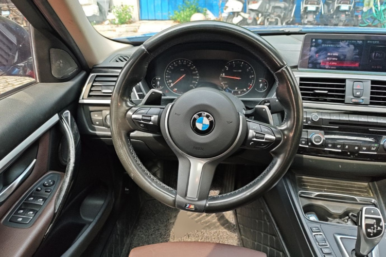 BMW 3 Series 2019 #11 BMW 3 Series 2019 car image #11