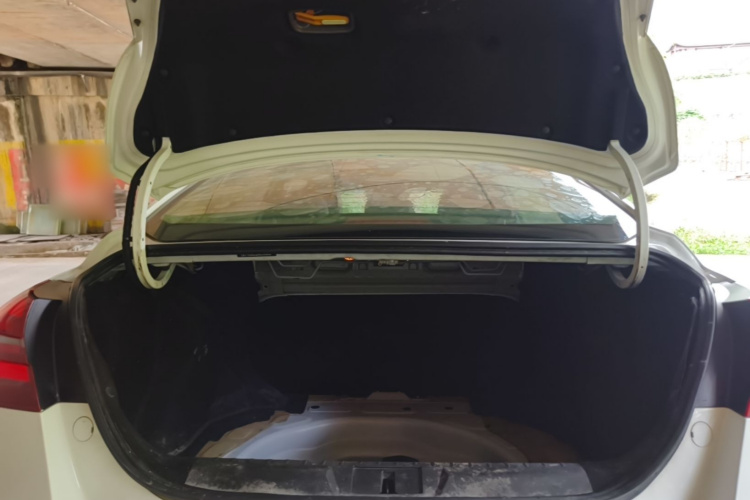 GEELY Emgrand 2018 car image #19