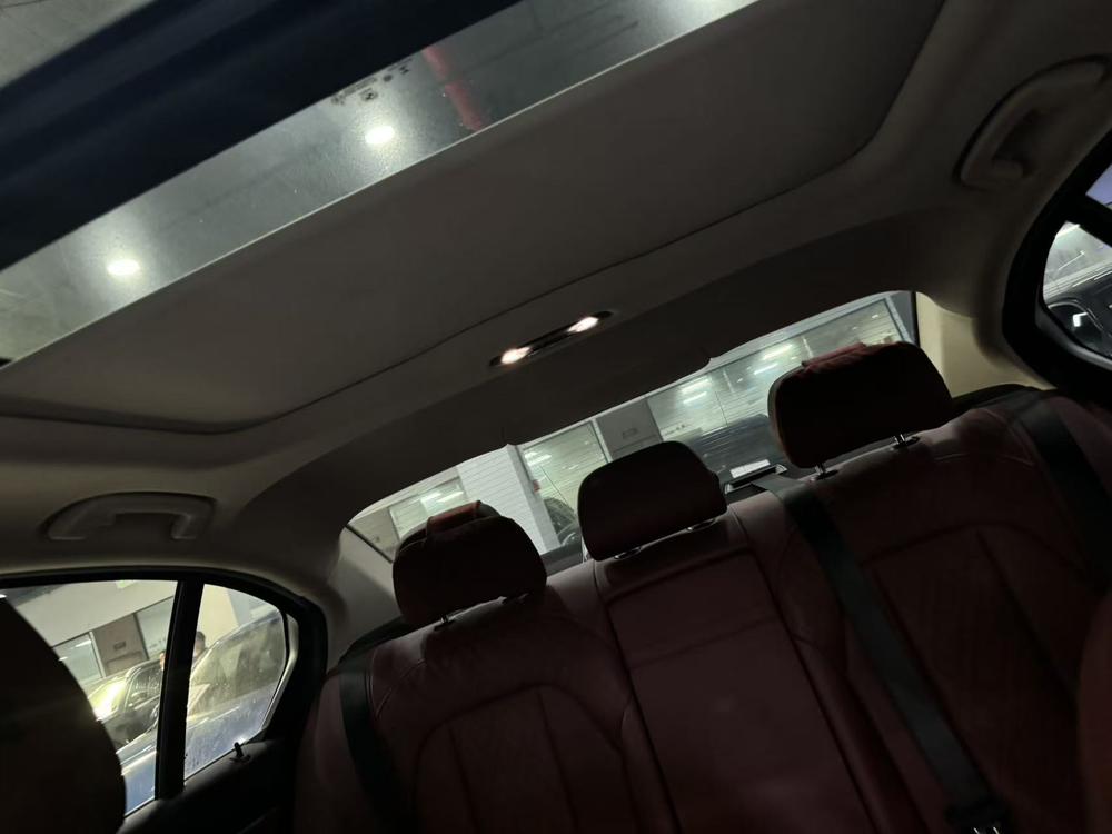 BMW 3 Series 2020 car image #16