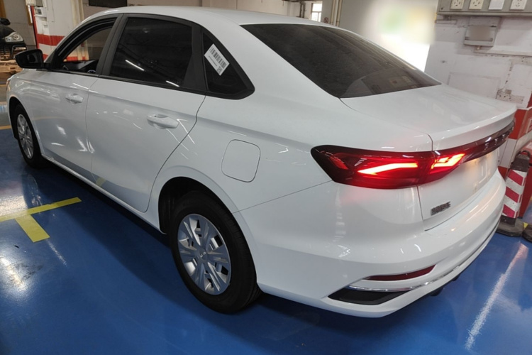 GEELY Emgrand 2025 #5 GEELY Emgrand 2025 car image #5