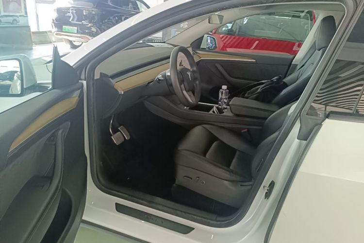 Tesla Model Y 2022 #16 Tesla Model Y 2022 car image #16