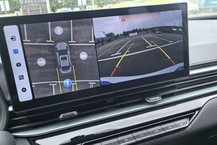 GEELY Emgrand 2025 car image #22
