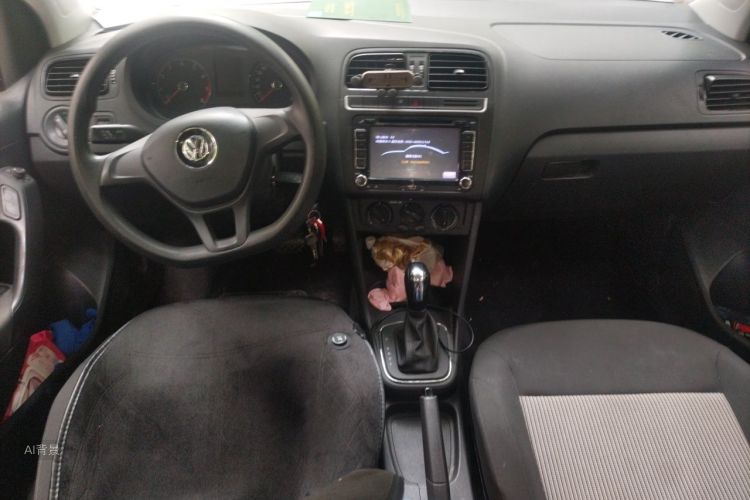Volkswagen Polo 2016 car image #11