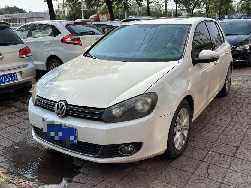 Volkswagen Golf 2013 car image #2