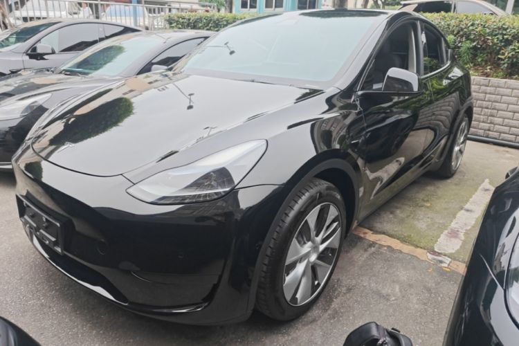 Tesla Model Y 2023 #2 Tesla Model Y 2023 car image #2