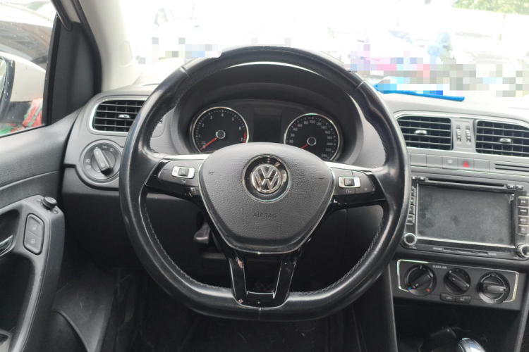 Volkswagen Polo 2016 car image #15