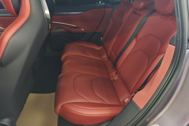 MI SU7 2024 car image #17