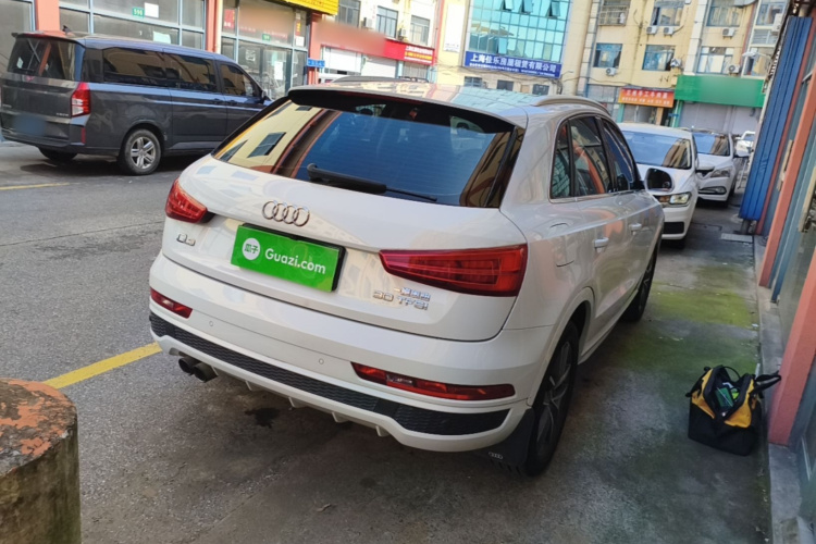 Audi Q3 2019 car image #7