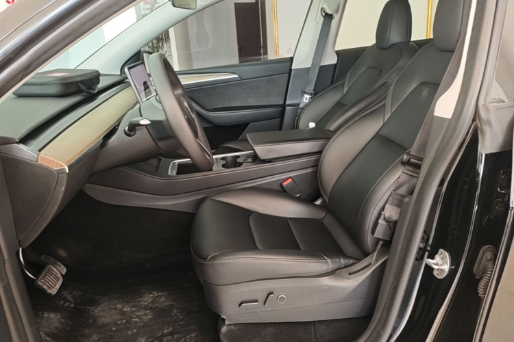 Tesla Model Y 2023 #15 Tesla Model Y 2023 car image #15