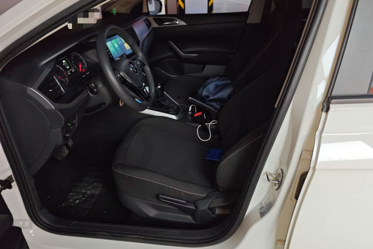 Volkswagen Polo 2021 car image #17